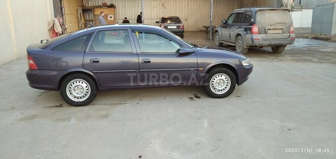 Opel Vectra 1999, 250,000 km - 2.0 л - Gəncə