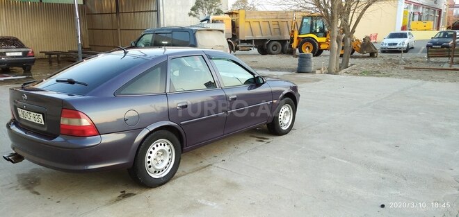 Opel Vectra 1999, 250,000 km - 2.0 л - Gəncə