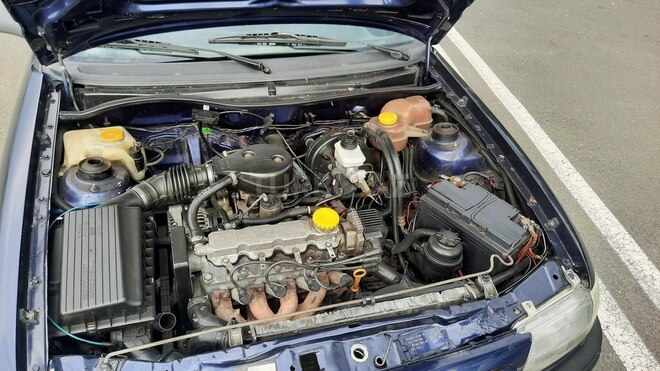 Opel Vectra 1994, 397,205 km - 1.6 l - Qax