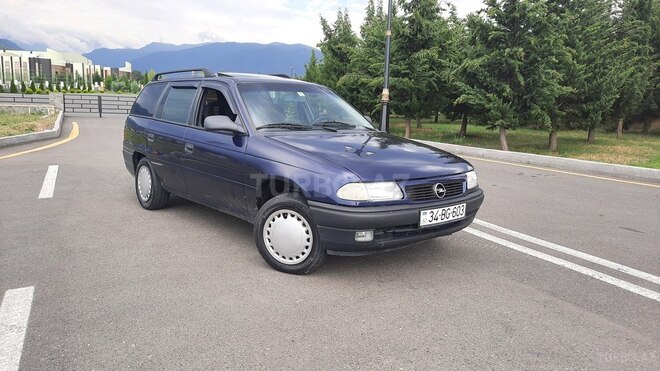 Opel Vectra 1994, 397,205 km - 1.6 l - Qax