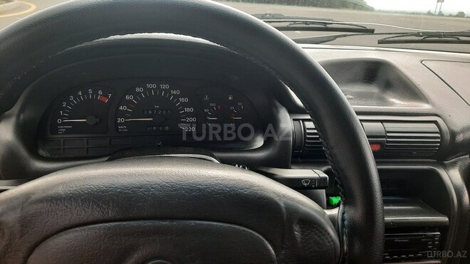 Opel Vectra 1994, 397,205 km - 1.6 l - Qax