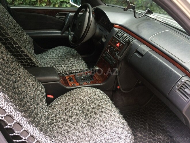 Mercedes E 230 1997, 234,000 km - 2.3 l - Bakı