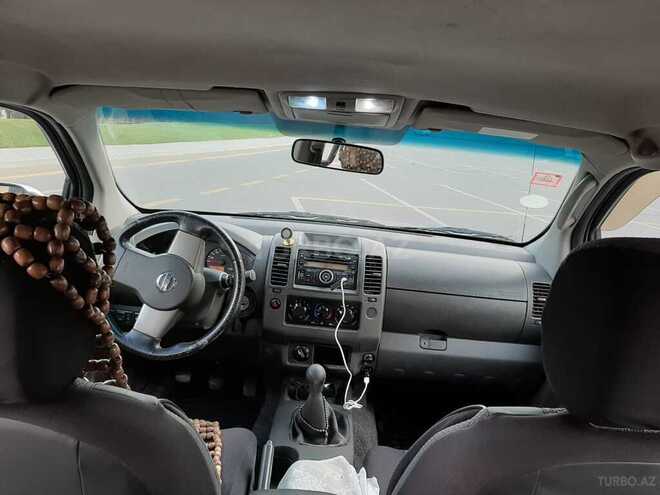 Nissan Navara 2011, 180,000 km - 2.5 l - Bakı