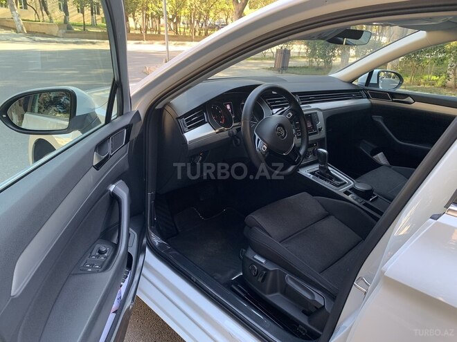 Volkswagen Passat 2017, 65,000 km - 1.8 l - Bakı