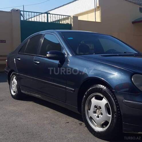Mercedes C 220 2000, 200,000 km - 2.2 l - Gəncə
