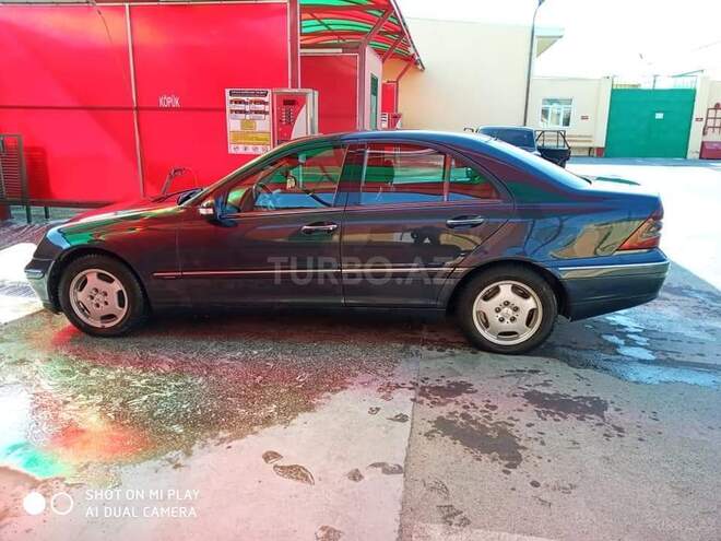 Mercedes C 220 2000, 200,000 km - 2.2 l - Gəncə