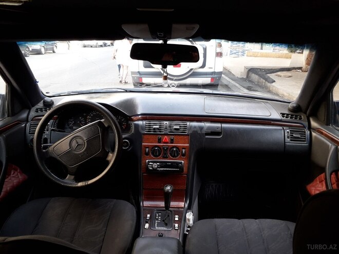 Mercedes E 200 1996, 250,000 km - 2.0 l - Bakı