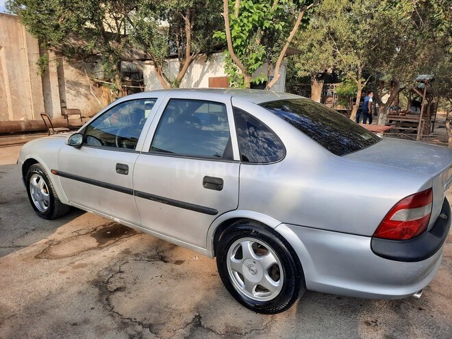 Opel Vectra 1998, 258,000 km - 2.0 l - Bakı