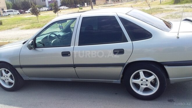 Opel Vectra 1993, 230,000 km - 2.0 l - Sumqayıt