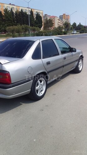 Opel Vectra 1993, 230,000 km - 2.0 l - Sumqayıt