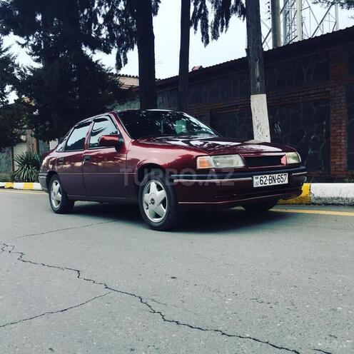 Opel Vectra 1995, 258,000 km - 2.0 l - Zaqatala