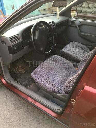 Opel Vectra 1995, 258,000 km - 2.0 l - Zaqatala
