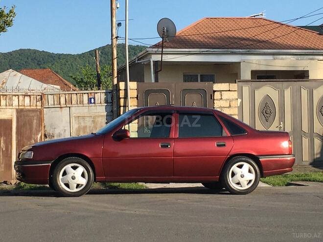 Opel Vectra 1995, 258,000 km - 2.0 l - Zaqatala