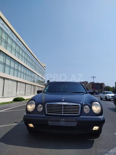 Mercedes E 220 1998, 324,000 km - 2.2 l - Bakı