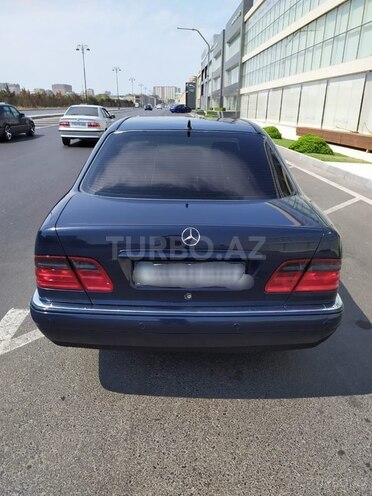 Mercedes E 220 1998, 324,000 km - 2.2 l - Bakı