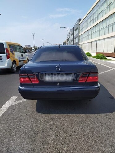 Mercedes E 220 1998, 324,000 km - 2.2 l - Bakı