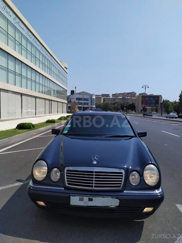 Mercedes E 220 1998, 324,000 km - 2.2 l - Bakı