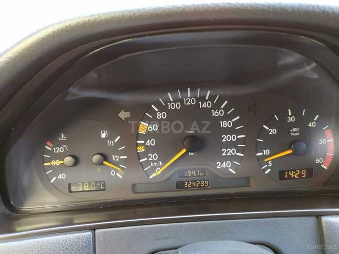 Mercedes E 220 1998, 324,000 km - 2.2 l - Bakı