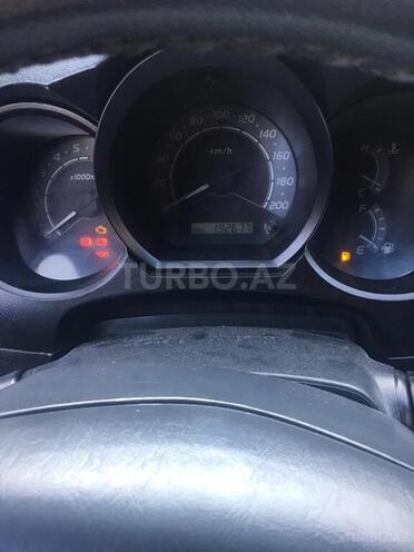 Toyota Hilux 2011, 192,000 km - 2.7 l - Bakı