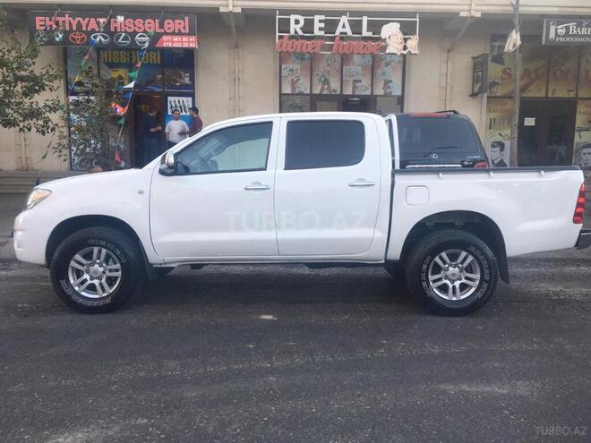 Toyota Hilux 2011, 192,000 km - 2.7 l - Bakı