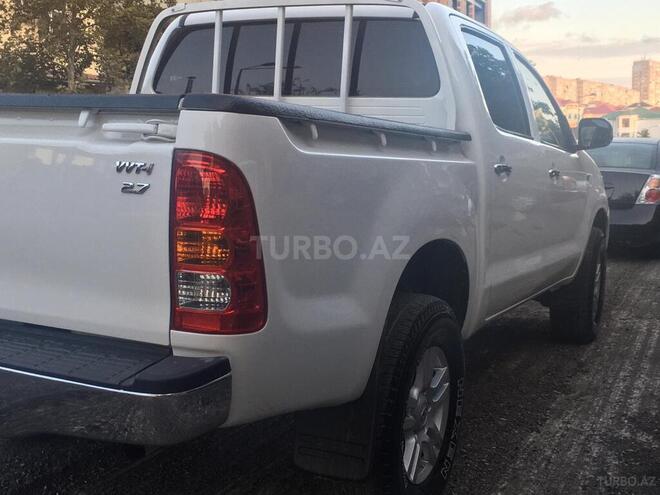 Toyota Hilux 2011, 192,000 km - 2.7 l - Bakı