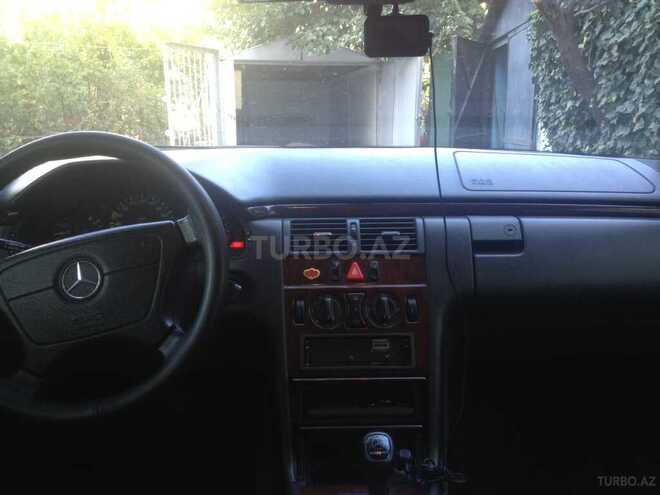 Mercedes E 230 1996, 185,000 km - 2.3 l - Bakı