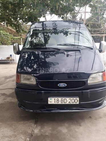 Ford Transit 1995, 200,000 km - 2.0 l - Salyan