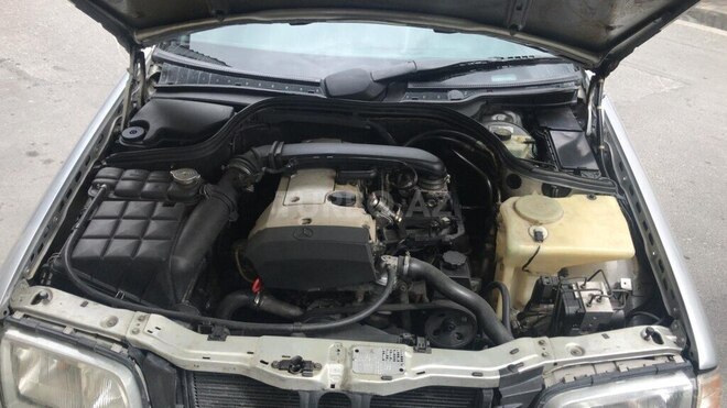 Mercedes C 230 1997, 250,000 km - 2.3 l - Qax