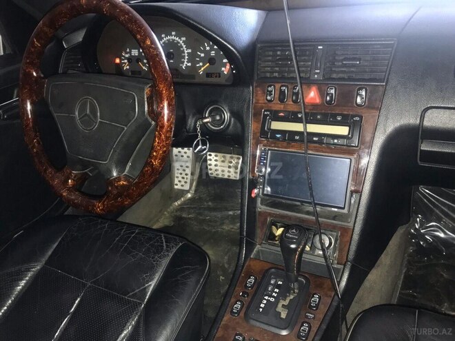 Mercedes C 230 1997, 250,000 km - 2.3 l - Qax