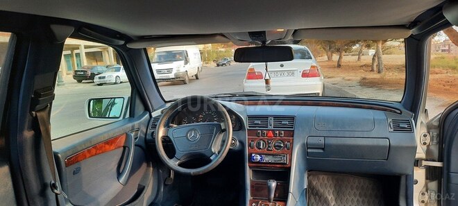 Mercedes C 200 2000, 260,000 km - 2.0 l - Bakı