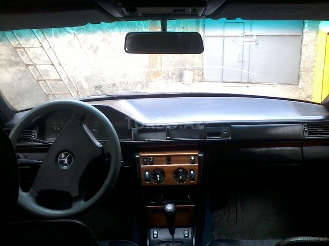 Mercedes E 230 1989, 352,275 km - 2.3 l - Gəncə