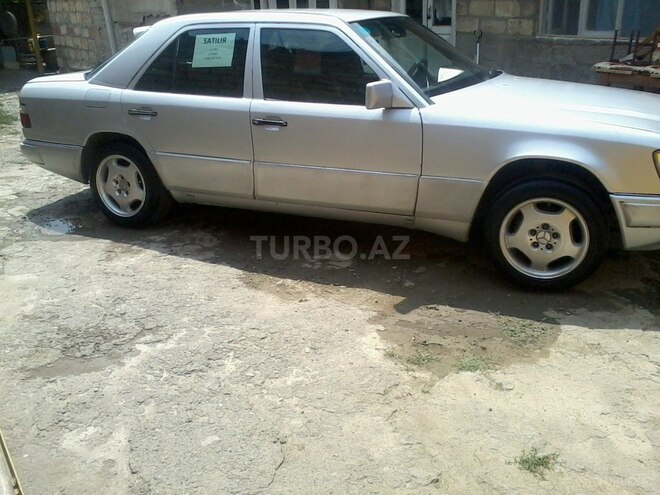 Mercedes E 230 1989, 352,275 km - 2.3 l - Gəncə