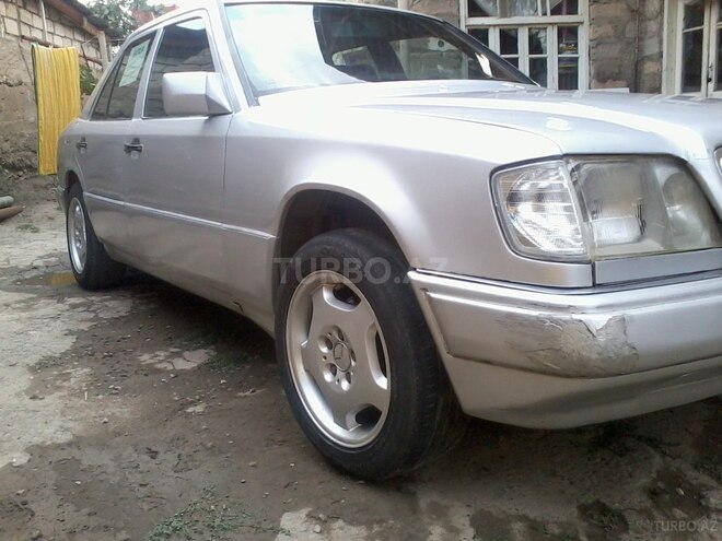 Mercedes E 230 1989, 352,275 km - 2.3 l - Gəncə