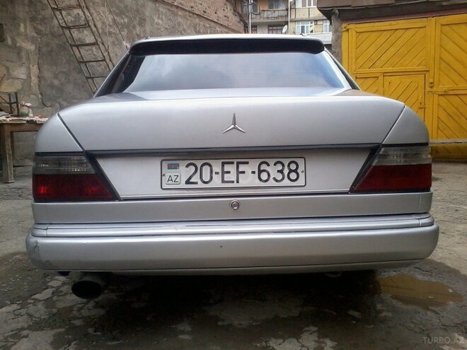 Mercedes E 230 1989, 352,275 km - 2.3 l - Gəncə