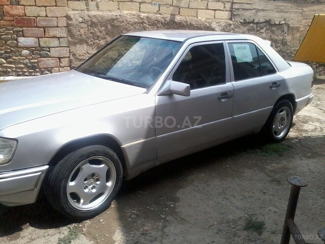 Mercedes E 230 1989, 352,275 km - 2.3 l - Gəncə
