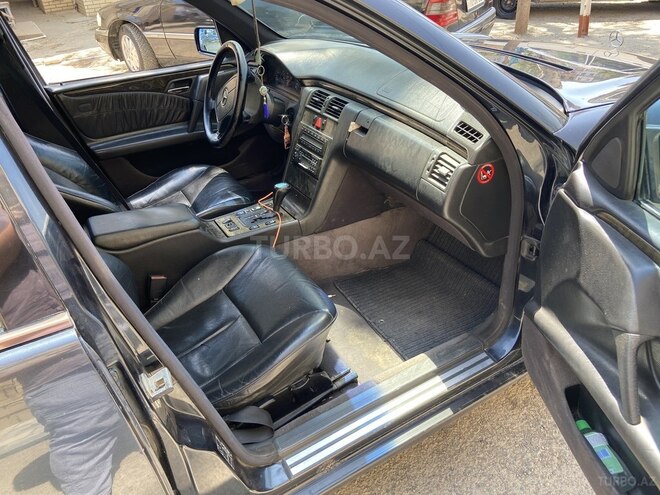 Mercedes E 200 1998, 329,000 km - 2.0 l - Bakı