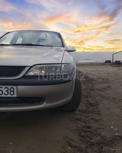 Opel Vectra 1996, 303,000 km - 1.4 л - Bakı