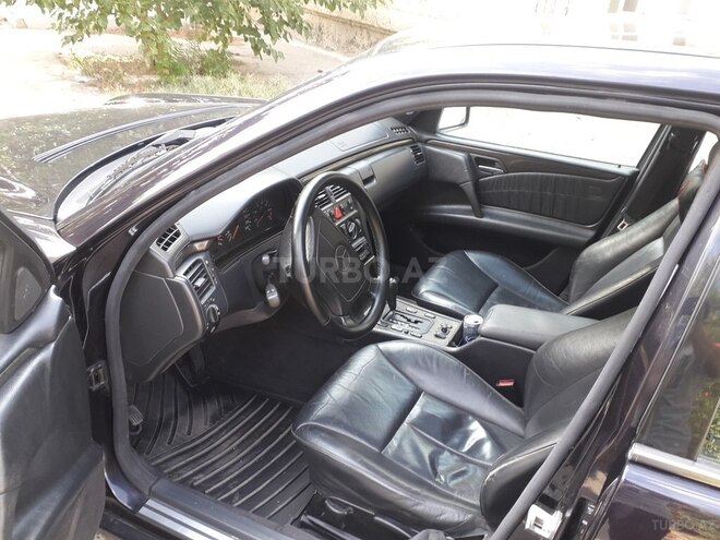 Mercedes E 230 1997, 310,000 km - 2.3 l - Bakı