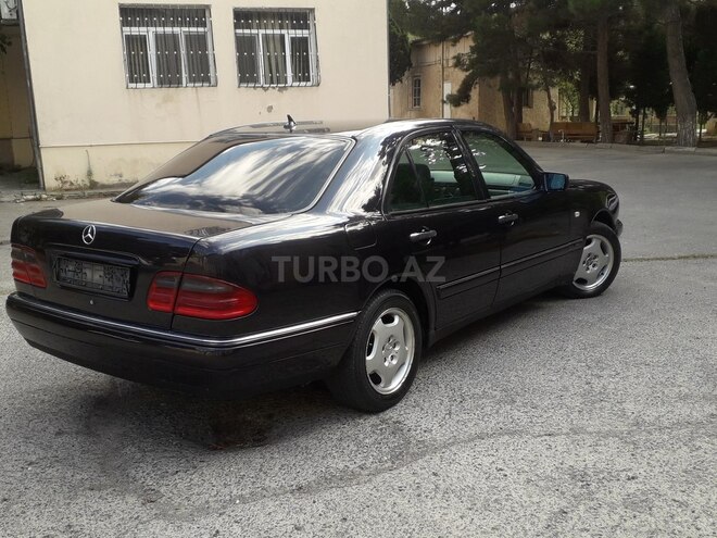 Mercedes E 230 1997, 310,000 km - 2.3 l - Bakı