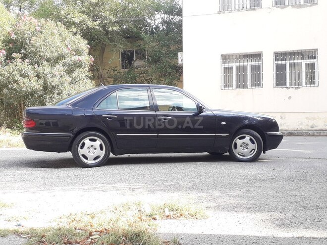 Mercedes E 230 1997, 310,000 km - 2.3 l - Bakı