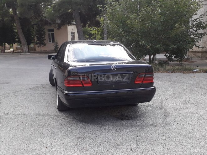 Mercedes E 230 1997, 310,000 km - 2.3 l - Bakı