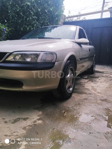 Opel Vectra 1996, 303,000 km - 1.4 л - Bakı