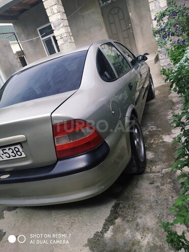 Opel Vectra 1996, 303,000 km - 1.4 л - Bakı