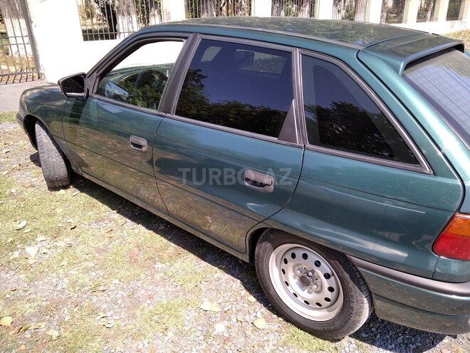 Opel Astra 1998, 295,000 km - 1.5 l - Balakən