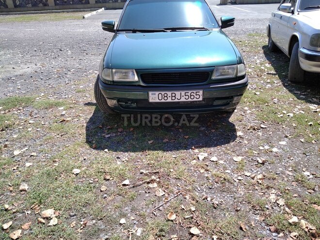Opel Astra 1998, 295,000 km - 1.5 l - Balakən