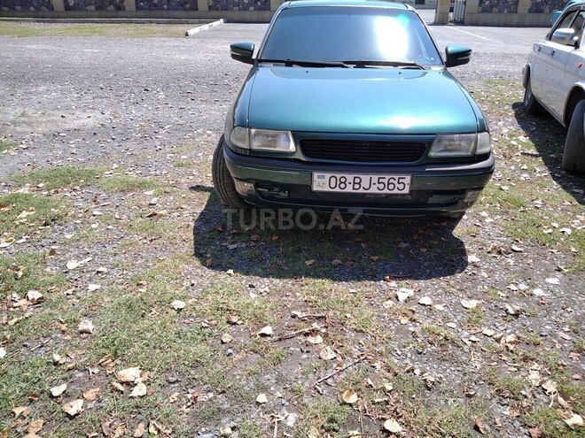 Opel Astra 1998, 295,000 km - 1.5 l - Balakən