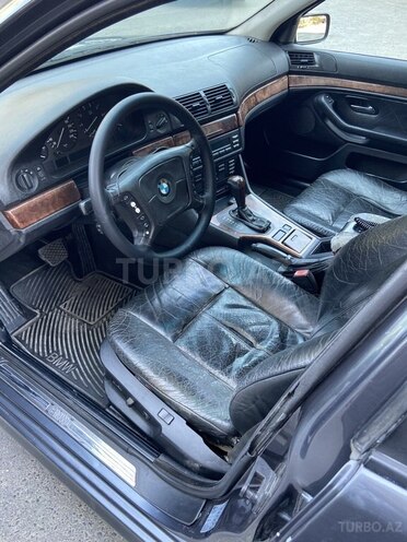 BMW 528 1996, 332,000 km - 2.8 l - Bakı