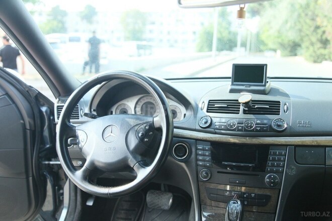 Mercedes E 220 2006, 415,000 km - 2.2 л - Bakı