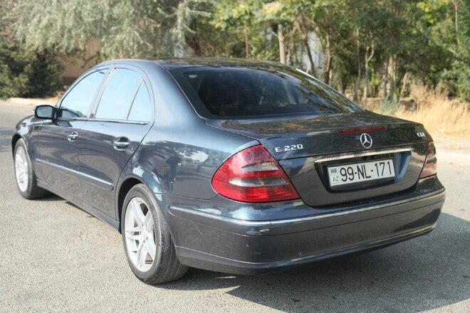Mercedes E 220 2006, 415,000 km - 2.2 л - Bakı