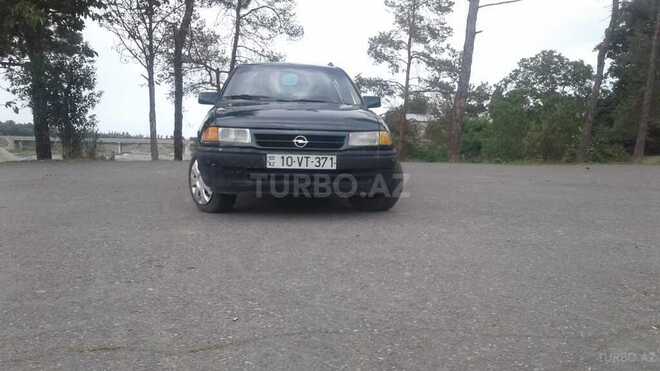Opel Astra 1994, 335,000 km - 1.6 l - Quba